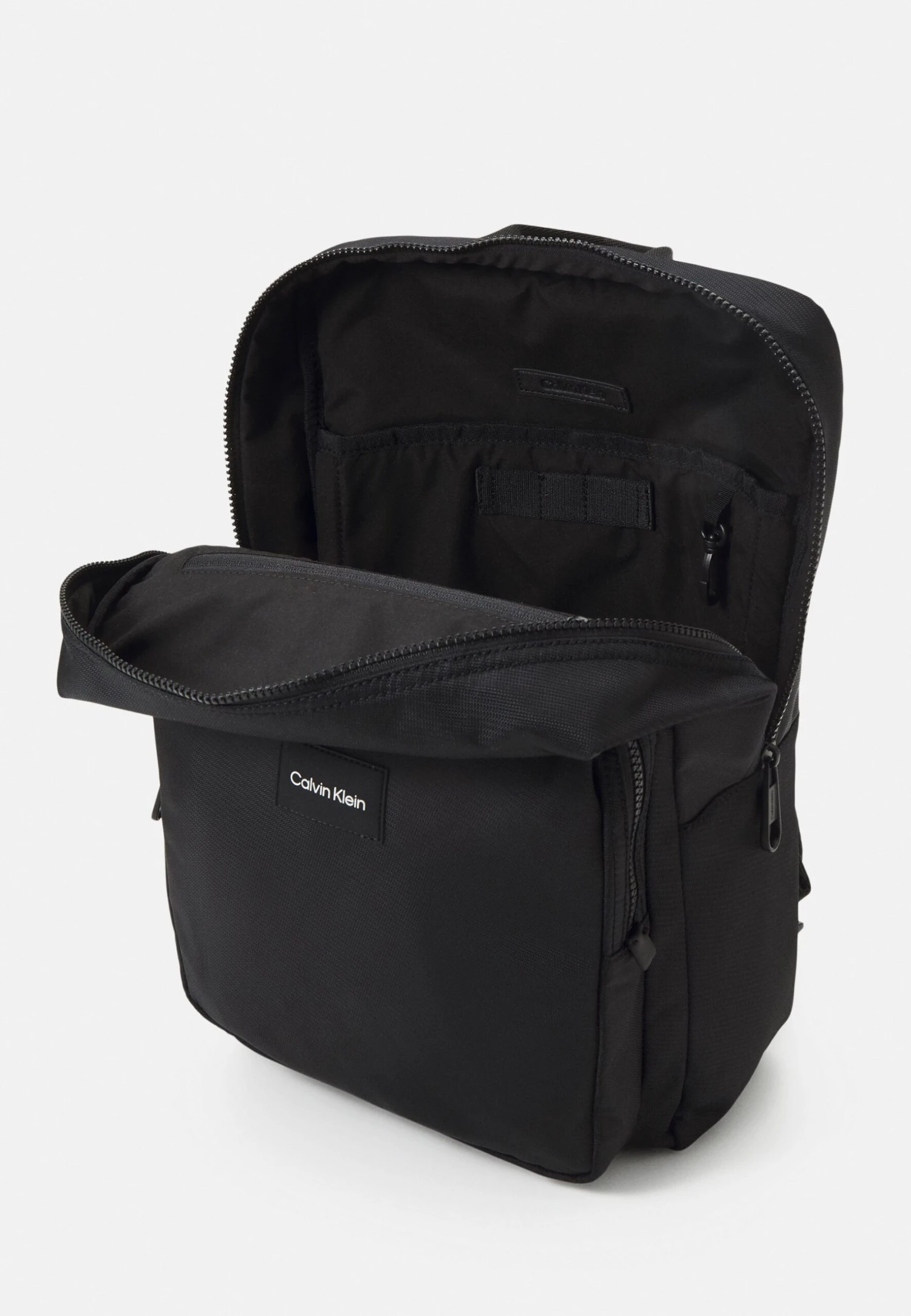 Calvin Klein Must Squared Unisex - Rucksack - Black 5 Calvin Klein Must Squared Unisex - Rucksack - Black - Image 3
