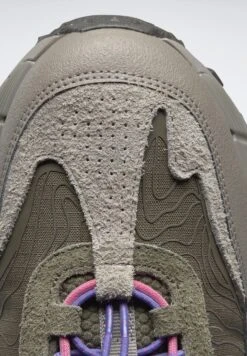 Reebok Classic Zig Kinetica 2.5 Edge - Trainers - Army Green/Boulder Grey/Semi Proud Pink -Stock X 5318f9c45fdc485cb7ba505639bf3568