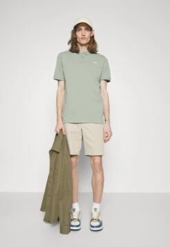 Hugo Erato - Shirt - Open Green -Stock X 53d55a7cc87640ceb42370f956ec7d70