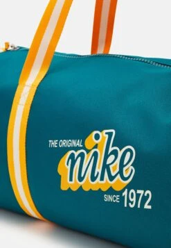 Nike Sportswear Heritage Unisex - Holdall - Geode Teal/Sundial/Sundial -Stock X 5412b1410550420ebb933b52f2c650f0
