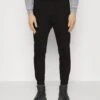DRYKORN Salvo - Tracksuit Bottoms - Black -Stock X 544ba8fd8d4d441c94a3bb706e566fda