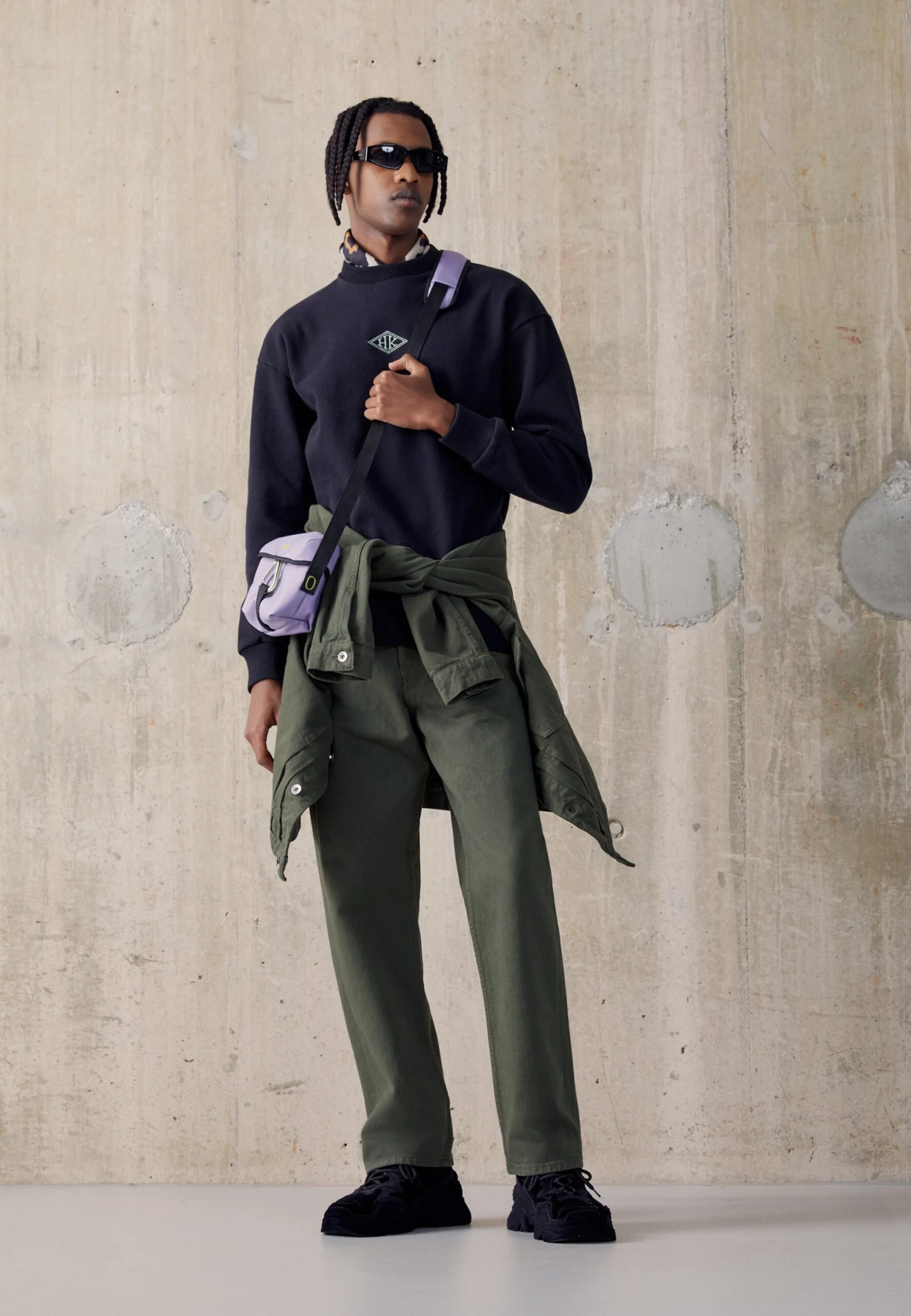 Han Kjøbenhavn Bulky Crew - Sweatshirt - Faded Black 4 Han Kjøbenhavn Bulky Crew - Sweatshirt - Faded Black - Image 2