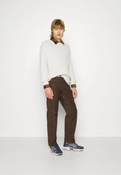 Nike Sportswear Tee - Long Sleeved Top - Light Bone 15 Nike Sportswear Tee - Long Sleeved Top - Light Bone -Stock X 56792732263d47e48d6ee5a349da1827