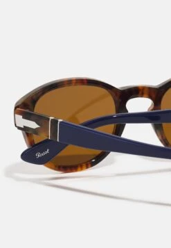 Persol Unisex - Sunglasses - Brown/Tortoise Beige -Stock X 58ef10003e96480aa3744d013efab986