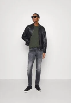 Selected Homme Htown Max Crew Neck B Noos - Jumper - Forest Night -Stock X 593ee8ef9e7f4c05b08066b84e7e8616