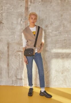 Wood Wood Marlo Shoulder Bag Unisex - Across Body Bag - Black