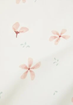 Cam Cam Copenhagen Sleeved Bib With Pocket Unisex - Other Accessories - Windflower Creme -Stock X 598c14c1f2ec4528a91bedc9e679dbbf