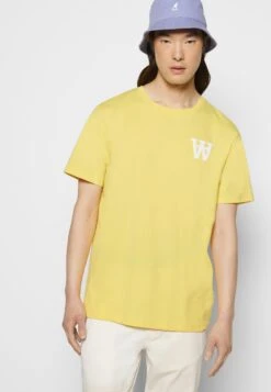 Wood Wood Ace - Basic T-Shirt - Dandelion -Stock X 599d00830ac849a2991706cbdcc86244