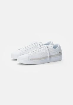 Nike Sportswear Blazer Unisex - Trainers - White, Black -Stock X 5bf743d768ad475e9df93d1df11e3c4a