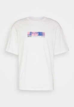 Jack & Jones Jormasterpiece Tee Crew Neck - Print T-Shirt - White 12 Jack & Jones Jormasterpiece Tee Crew Neck - Print T-Shirt - White -Stock X 5c84d8d3860740ff9705fd9190094fcb