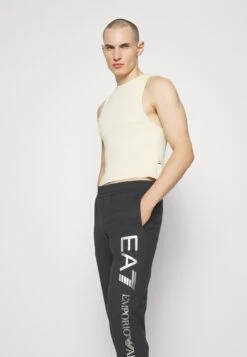 EA7 Emporio Armani Trouser - Tracksuit Bottoms - Notte -Stock X 5f8b0624702e42369c620f4b3bbda03d