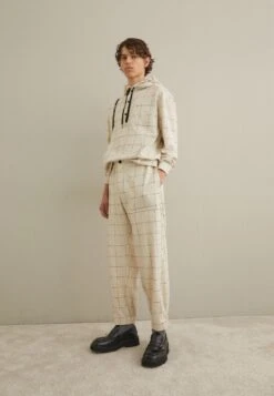 Henrik Vibskov Mads Pants - Trousers - Beige/Black -Stock X 6095df27a7144a1b817609d98c61e6fd