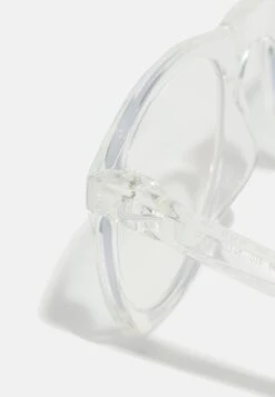 Nike Sportswear Essential Horizon Unisex - Blue Light Glasses - Clear/Blue Light -Stock X 611f587e8eab435f892e0af2fd88fa1c