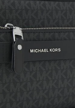 Michael Kors UTILITY XBODY UNISEX - Cross Body Bag - Black -Stock X 613b7e09759f4bdeb1707d33d9d2e899