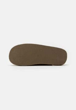 Shepherd Hugo - Slippers - Stone 12 Shepherd Hugo - Slippers - Stone -Stock X 6205e65797dd44f6ad68bdd40813d6c0