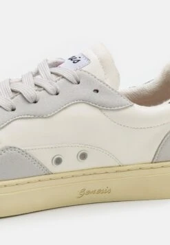 Genesis Soley Sporty Cactus Unisex - Trainers - White/Black -Stock X 6213622012474aa7bb413b64880504c0