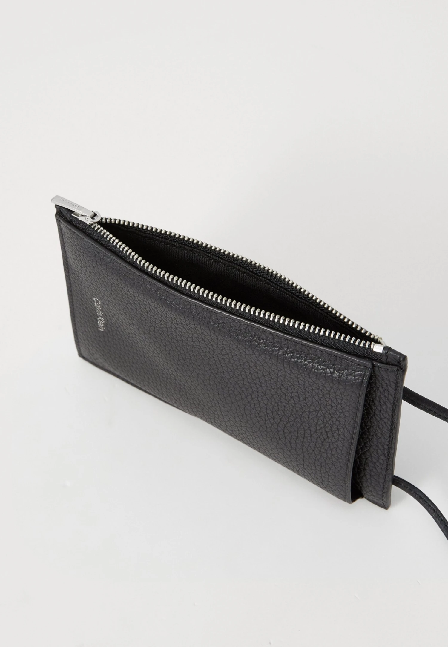 Calvin Klein EMBOSS PHONE CROSSBODY - Phone Pouch - Black 5 Calvin Klein EMBOSS PHONE CROSSBODY - Phone Pouch - Black - Image 3