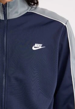 Nike Sportswear CLUB - Tracksuit - Obsidian/smoke Grey -Stock X 6317ec1c7fa04889930f2db0d0875278