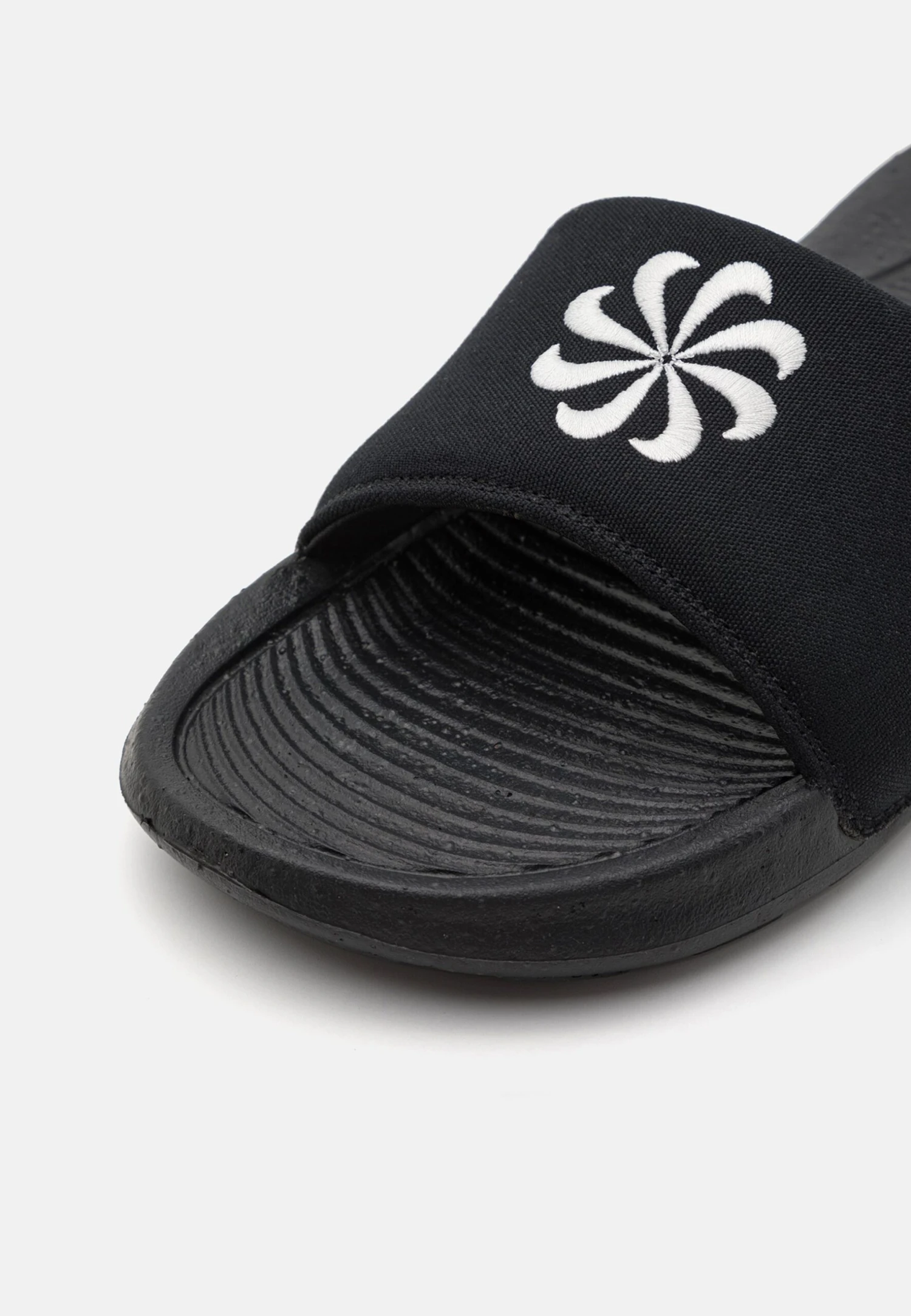 Nike Sportswear Victori One Slide - Mules - Black/Phantom 8 Nike Sportswear Victori One Slide - Mules - Black/Phantom - Image 6