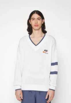 Nike Sportswear Nike Trend Sweater - Jumper - Off-White 11 Nike Sportswear Nike Trend Sweater - Jumper - Off-White -Stock X 63e59af45e6742b5a6a1911ae560cf6c