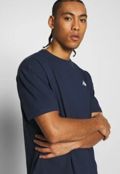 Kappa Veer - Basic T-Shirt - Dress Blue Asters 11 Kappa Veer - Basic T-Shirt - Dress Blue Asters -Stock X 64ae5cdfd48e4baa9b4192f8598465d5