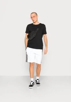 CARLO COLUCCI Unisex - Shorts - Weiß -Stock X 6601e9cee71c46d8995fd9daa39649b3