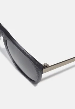 Nike Sportswear Flatspot - Sunglasses - Black Grit/Grey -Stock X 6640ca84480e46558dd5974249e7c1ab