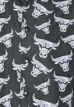 NEW ERA Nba Distressed Logo Jacket Chicago Bulls - Training Jacket - Black -Stock X 672fde76c85441f79d803e7e9089f24a