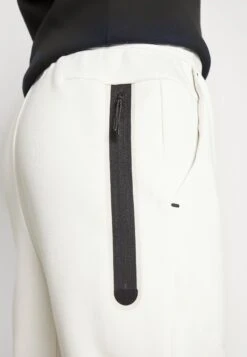 Nike Sportswear M Nsw Tch Flc Jggr - Tracksuit Bottoms - Phantom/Black -Stock X 67985411e0c8495991f865a1f7b377a6