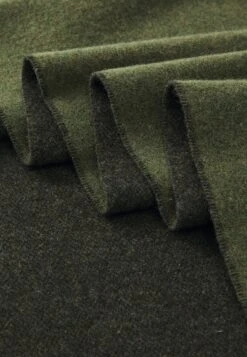 J.Lindeberg CHAMP DOUBLE SIDED SCARF - Scarf - Forest Green -Stock X 688c1f5b9dca4b0989623d998dbad626