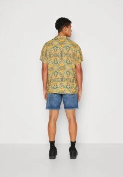 Kaotiko Shirt Jordania Unisex - Button-Down Blouse - Mustard -Stock X 69b09e957bd141f38c758deb319b3dbf