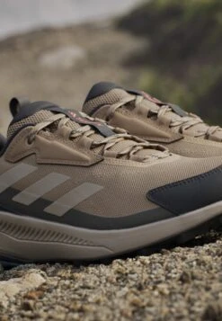 Adidas TERREX ANYLANDER - Climbing Shoes - Cardboard Blanch Cargo Shadow Olive -Stock X 6a5c98c810854c2d84477b606e219560