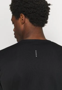 Puma Run Favorite Tee - Long Sleeved Top - Black 15 Puma Run Favorite Tee - Long Sleeved Top - Black -Stock X 6a9f07cac037478792cdb534bbd5f467