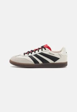 ADIDAS PERFORMANCE PREDATOR FREESTYLE INDOOR - Indoor Football Boots - Footwear White/core Black/gold Metallic -Stock X 6ac837a00e3b4c568073ec7f6ceafd12