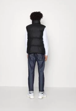 Rains Boxy Puffer Vest Unisex - Waistcoat - Black -Stock X 6b557d2c0aef4c899ad4c3a4e604e280