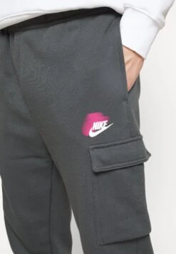 Nike Sportswear Pant - Cargo Trousers - Dark Smoke Grey 17 Nike Sportswear Pant - Cargo Trousers - Dark Smoke Grey -Stock X 6b797f4b541241d087e5289d4f863ca6