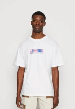 Jack & Jones Jormasterpiece Tee Crew Neck - Print T-Shirt - White 10 Jack & Jones Jormasterpiece Tee Crew Neck - Print T-Shirt - White -Stock X 6ba074ea19c74fd0b5ed2d7a351a45c1