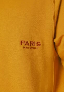 Nike Performance Paris St Germain Club Crew - Club Wear - Gold Suede/Team Red -Stock X 6bc2bb1eb3944f02b746c8dc691d1ffd