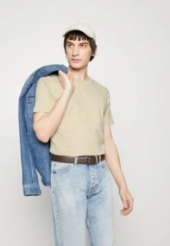 Tiger Of Sweden Dillan - Basic T-Shirt - Cream Sand -Stock X 6c078da5310b4c1ba440180d9f2d017b