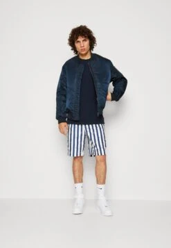 Scotch & Soda Crewneck Pocket Tee - Basic T-Shirt - Navy -Stock X 6c54cd79b63a41528c24e0804ed3dc7b