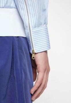 PAUL SMITH Mens Casual- Windbreaker - Hellblau -Stock X 6f256a986f454e8982cfc918545c3e4b