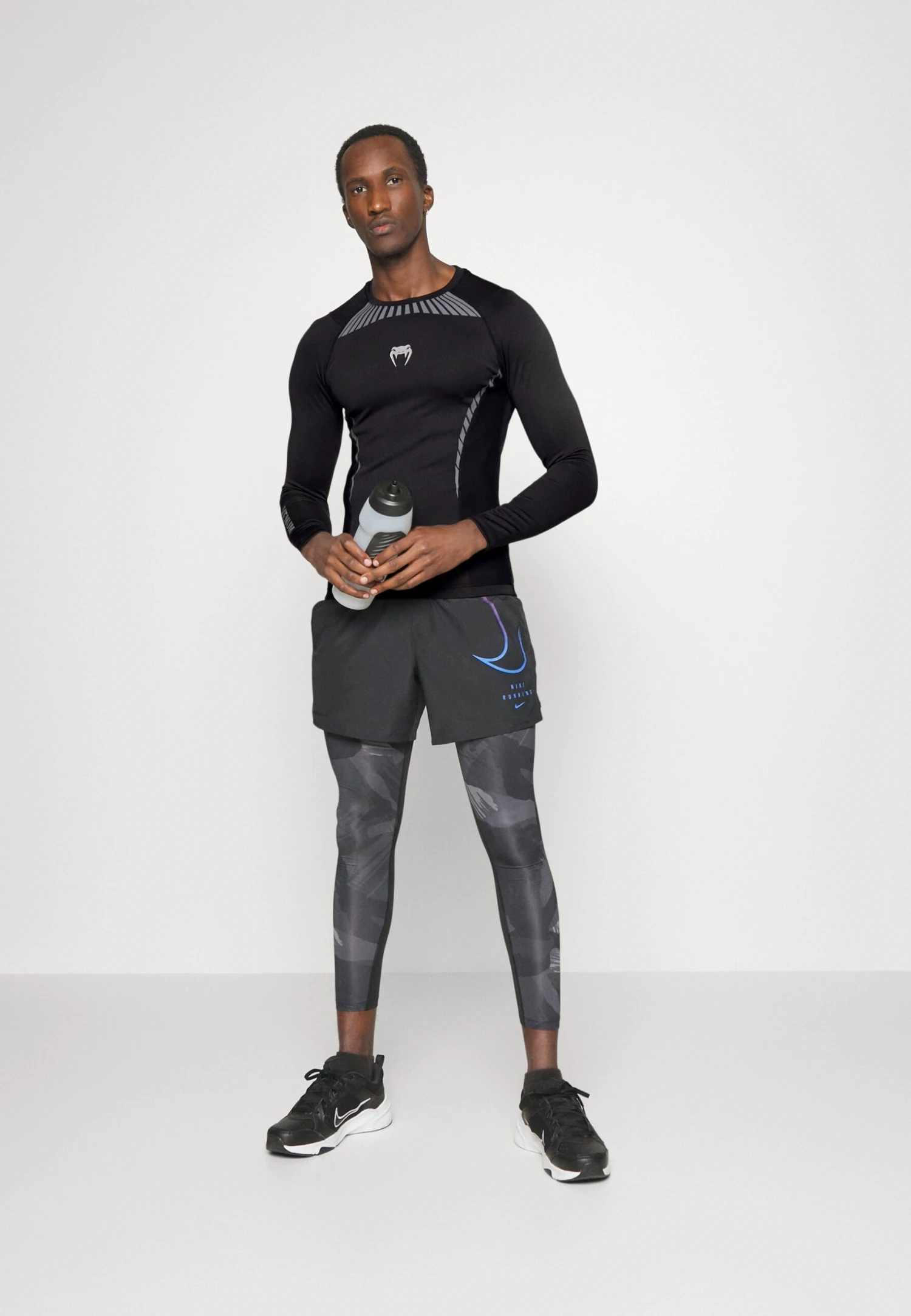 Venum Jaws Long Sleeves Rashguard - Long Sleeved Top - Black 4 Venum Jaws Long Sleeves Rashguard - Long Sleeved Top - Black - Image 2