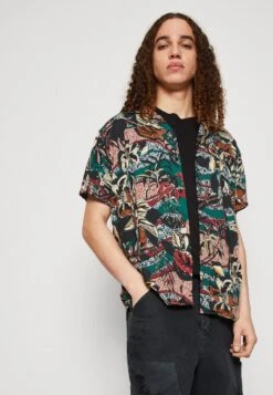 Kaotiko Shirt Amazonas Unisex - Button-Down Blouse - Red -Stock X 6f7ed10cec1646b8b2c5b4bd72fd30c3