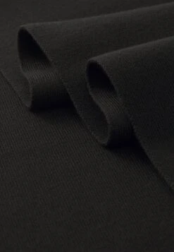 Hugo ZEVON - Scarf - Black -Stock X 6fe3448f10ad44d28b604c5a05e3a819