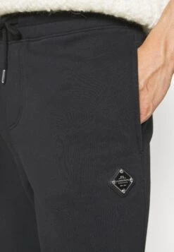 J.Lindeberg Throw Patch Pants - Tracksuit Bottoms - Black 15 J.Lindeberg Throw Patch Pants - Tracksuit Bottoms - Black -Stock X 7058a7c509d74872b7f8c9b4c28d08c7