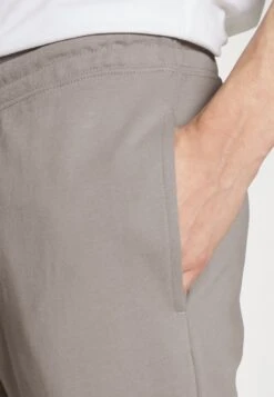 Hugo Dutschi - Tracksuit Bottoms - Medium Beige -Stock X 70b607e6e26940baa89aedd03836e048