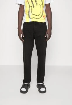 Hugo- Straight Leg Jeans - Black