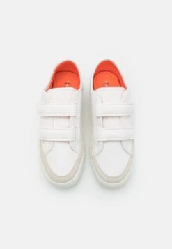Calvin Klein Jeans Classic Cupsole Softny - Trainers - White/Creamy White -Stock X 71edf2e669d14ce58f4f5d02a08eebba