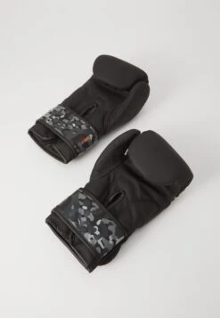 Venum DEFENDER CAMO BOXING GLOVES UNISEX - Boxing Gloves - Black/orange -Stock X 71f24bf2b1f94a65af5783b8fcd67266