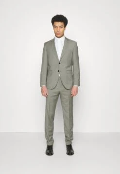 Boss Suit - Light Pastel Green